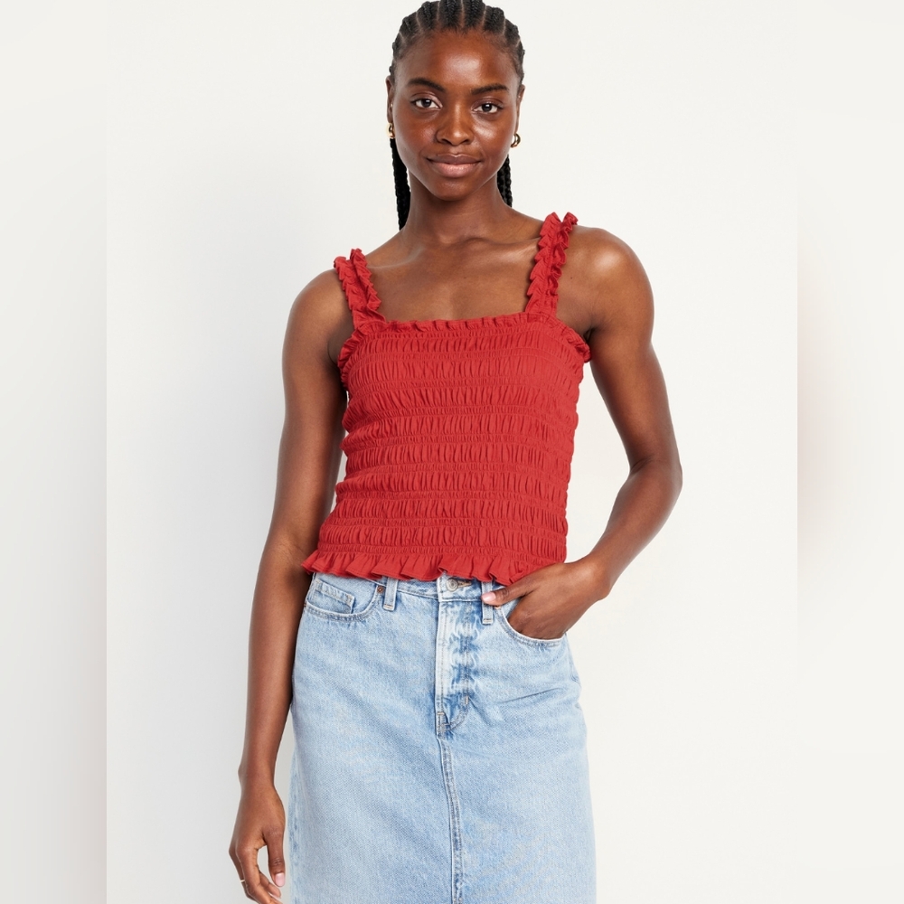 🔥NWT🔥 L Red Fitted Smocked Tank Top